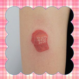 Self love tattoo por bonniepoke #bonniepoke #selflove #love #selfcare #hat #cute #small #tinytattoo #handpoke