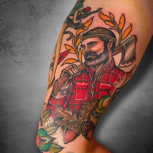 Tatuaje de leñador por Takitattoos #takitattoos #lumberjacktattoo #lumberjack #naturaleza #hatched #trees #forestry #portrait