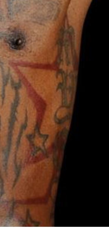 Tatuaje de Gilbert en el cuerpo izquierdo
