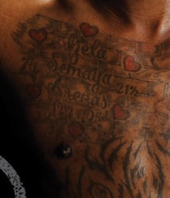 Tatuaje de Gilbert en el pecho