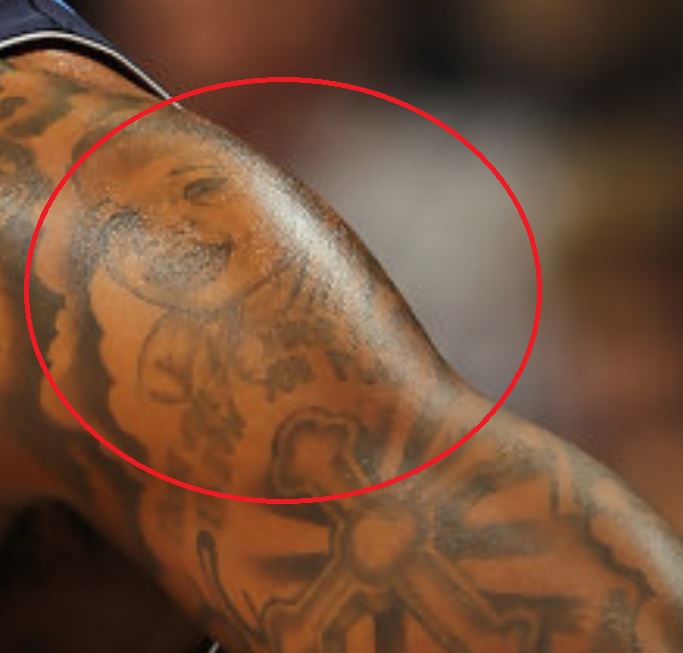 Tatuaje de retrato de DeShawn en el hombro