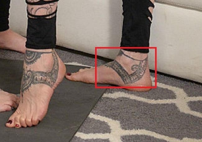 Jenevieve Hexxx-Right Foot-Tattoo