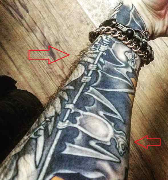 Roman Troev tatuaje murciélagos