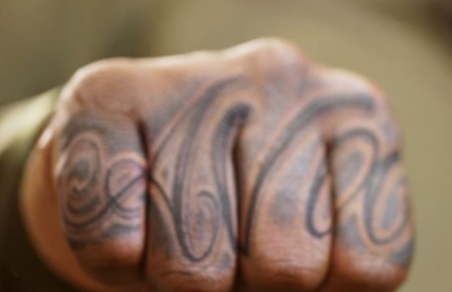 Tatuajes de dedos en forma de remolino