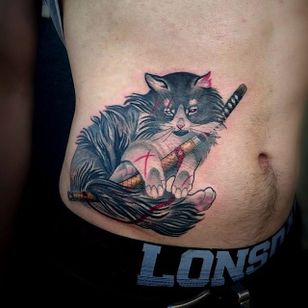 Tatuaje de Neko de Lewis Buckley.  #LewisBuckley #neko #cat #japanese #neotraditional #samurai