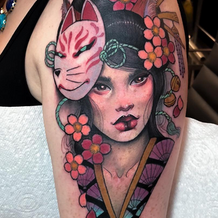 Tatuaje de flor de cerezo por Hannah Flowers #HannahFlowers #cherryblossomtattoos #cherryblossom #flowers #floral #nature #plant #cherryblossomtattoo #neotraditional #kitsune #fox #mask #geisha #japanese #ladyhead