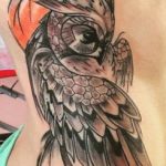 30 tatuajes de cuervos: la importancia del diseño de aves místicas para hombres y mujeres